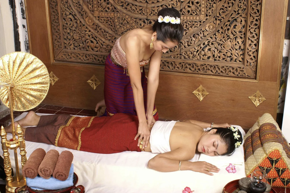Massage cổ truyền Thái Lan