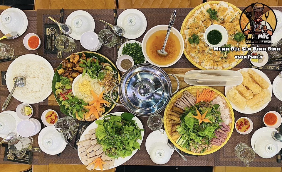 Đặc sản Bình Định tại nhà hàng Mr Mộc Quy Nhơn