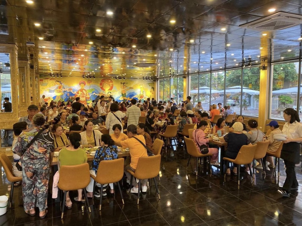 Sảnh lớn tại nhà hàng Mr Mộc Quy Nhơn